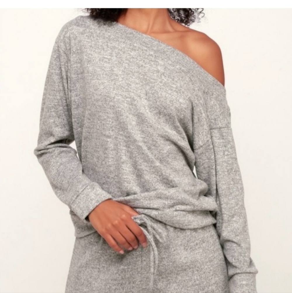 New! With Tags! Lulu's Gray Off-Shoulder Super Soft Top. Size Small - Picture 2 of 6